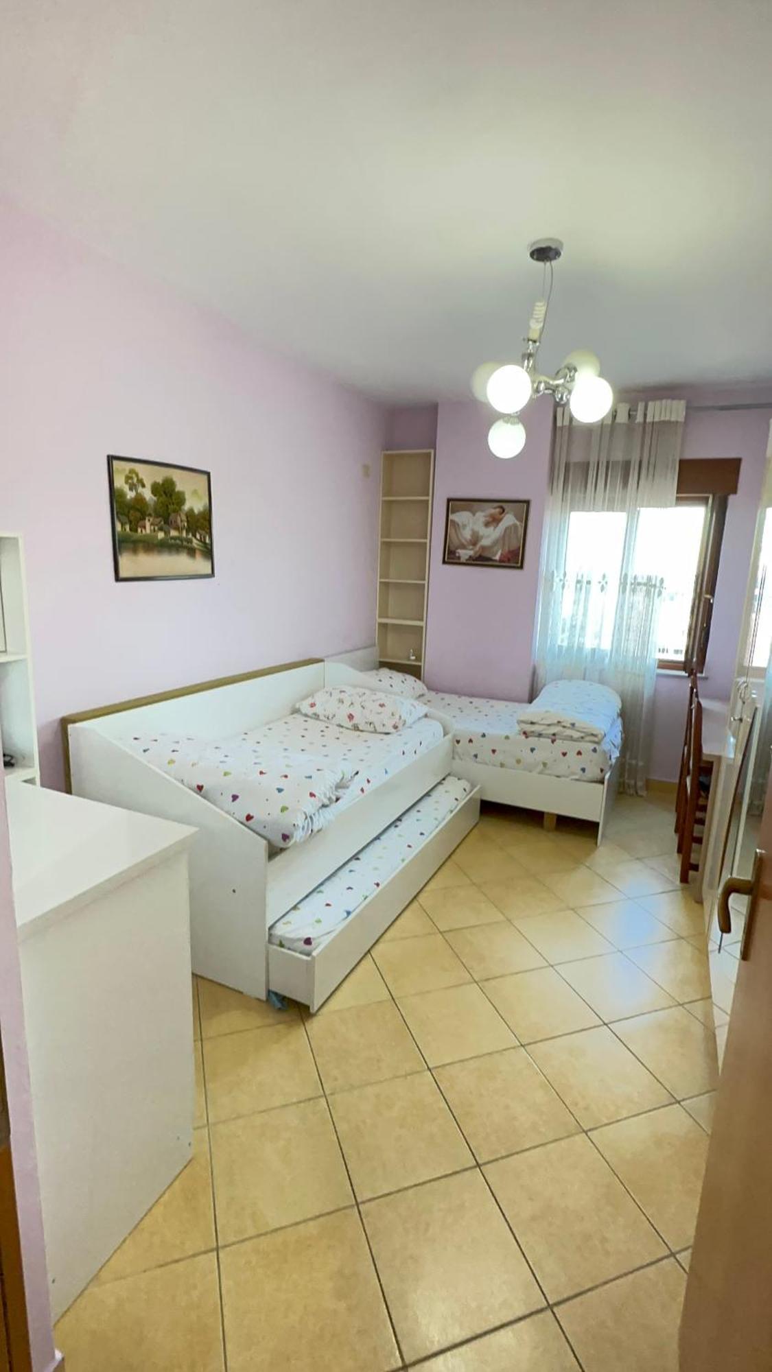 Square Inn Tirana Buitenkant foto